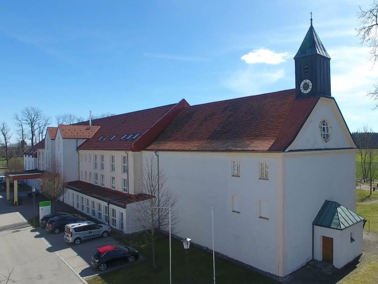 Grossansicht in neuem Fenster: Kloster Spielberg Grossansicht in neuem Fenster: Kloster Spielberg