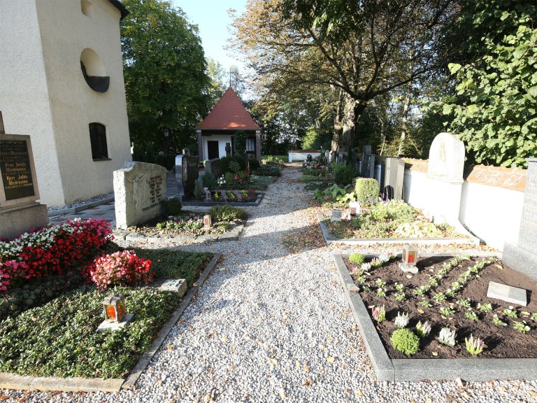 Grossansicht in neuem Fenster: Friedhof Hörbach (001) Grossansicht in neuem Fenster: Friedhof Hörbach (001)