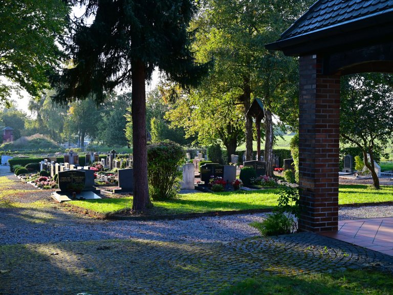 Gemeindlicher Friedhof Hattenhofen (002)