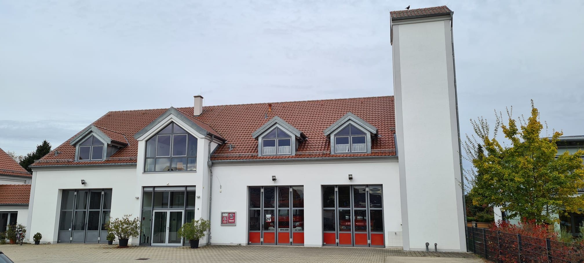 Grossansicht in neuem Fenster: Feuerwehrgerätehaus der FFW Jesenwang Grossansicht in neuem Fenster: Feuerwehrgerätehaus der FFW Jesenwang
