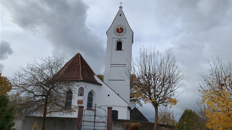 Kirche Mittelstetten Herbst