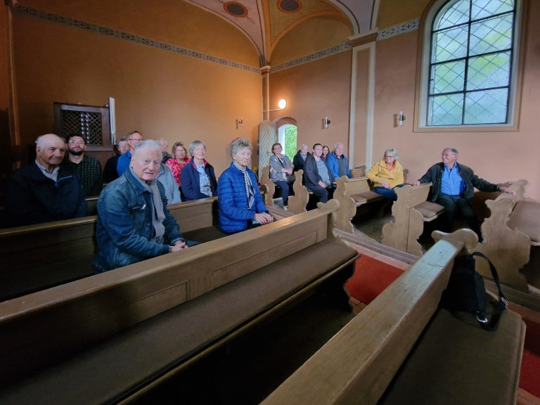 Bergkapelle Besucher1 Bergkapelle Besucher1